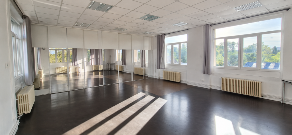 salle de danse thionville cours de zouk brésilien débutant salle avec miroirs